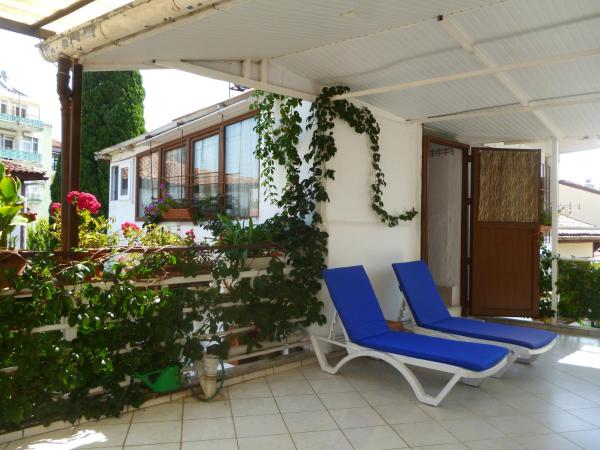 Frankfurt Hotel : photo 1 de la chambre chambre triple avec terrasse