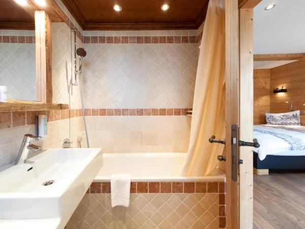 Alpe Fleurie Hôtel & Restaurant : photo 6 de la chambre chambre double ou lits jumeaux avec balcon