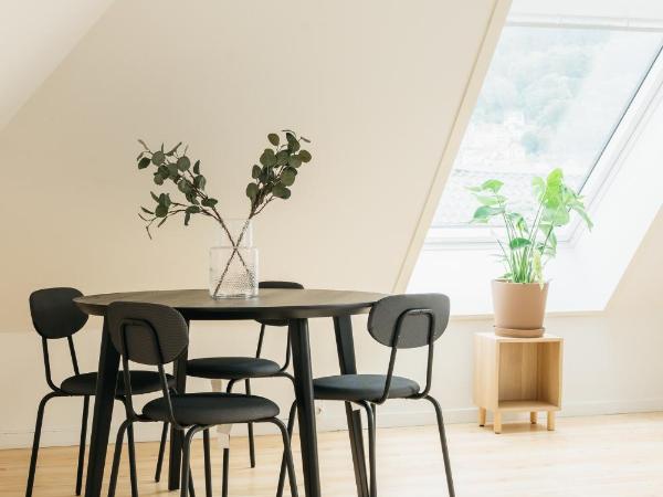 S54 - Private Rooms in the City Center : photo 1 de la chambre chambre familiale