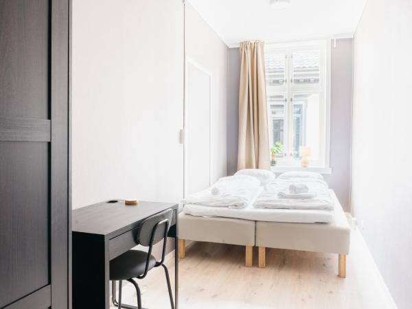 S54 - Private Rooms in the City Center : photo 4 de la chambre chambre double