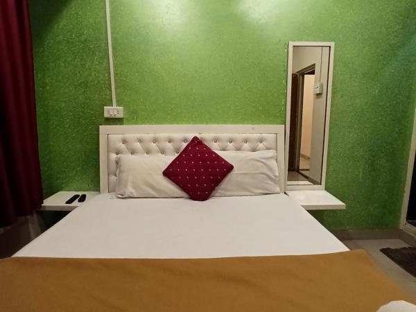 Malwade Motel : photo 2 de la chambre chambre double standard avec ventilateur