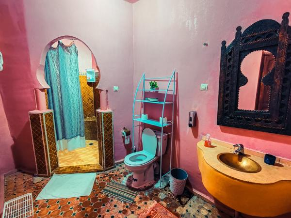 Ryad Zahrat Fes : photo 9 de la chambre chambre double avec salle de bains privative