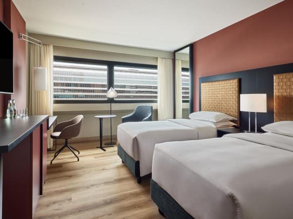 Sheraton Frankfurt Airport Hotel & Conference Center : photo 1 de la chambre chambre lits jumeaux premium