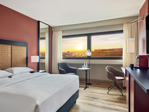 Sheraton Frankfurt Airport Hotel & Conference Center : photo 1 de la chambre chambre club - accès salon