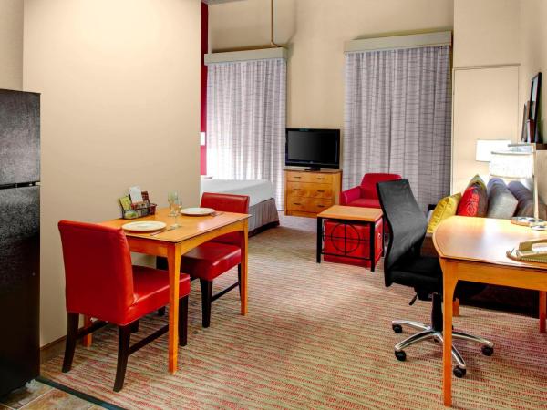 Residence Inn Atlanta Midtown 17th Street : photo 1 de la chambre studio lit queen-size avec canapé-lit