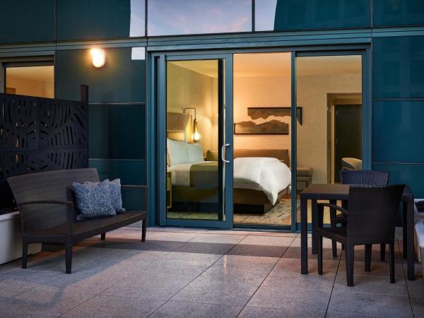 The Westin Denver Downtown : photo 2 de la chambre chambre lit king-size avec patio