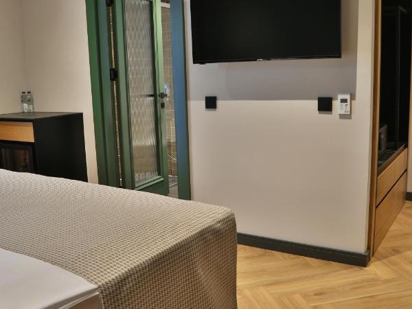 İn The Middle Hotel : photo 10 de la chambre chambre double standard