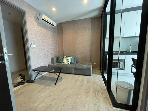 The Base Central Pattaya by Adam : photo 3 de la chambre studio avec balcon 