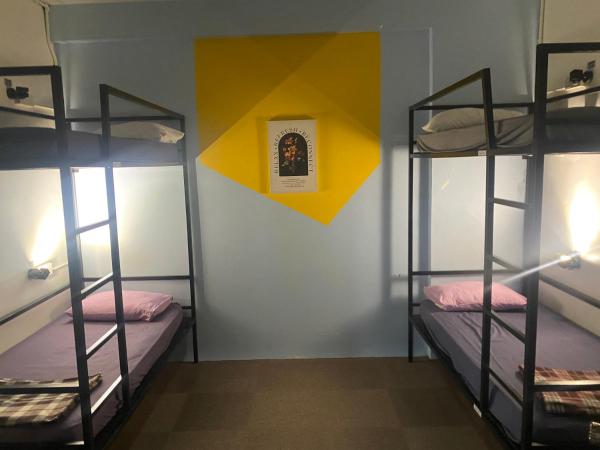 Wakaka Hostel : photo 2 de la chambre lit dans dortoir pour femmes de 4 lits