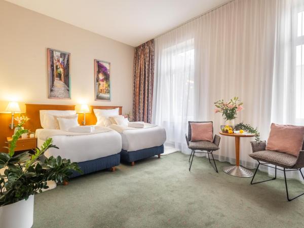 Hotel Sofia by The Railway Station Wroclaw : photo 4 de la chambre chambre lits jumeaux standard