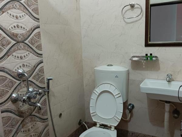 The Royal Lake View Villa : photo 3 de la chambre chambre familiale