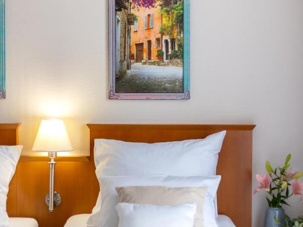 Hotel Sofia by The Railway Station Wroclaw : photo 5 de la chambre chambre lits jumeaux standard