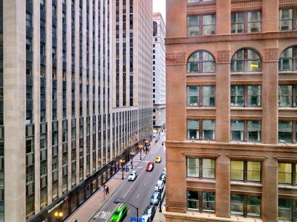 JW Marriott Chicago : photo 2 de la chambre chambre lit king-size - vue sur ville
