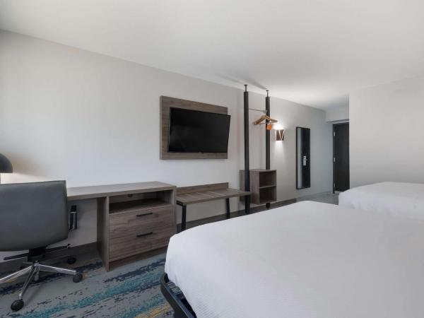 Clarion Pointe OKC Airport : photo 1 de la chambre chambre standard avec 2 lits queen-size - non-fumeurs