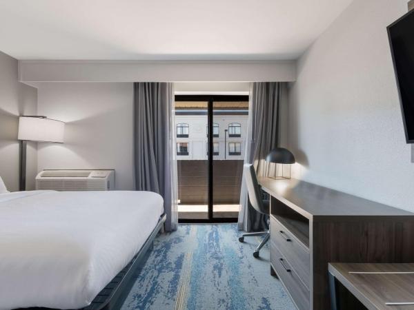 Clarion Pointe OKC Airport : photo 1 de la chambre chambre supérieure avec 2 lits queen-size - non-fumeurs