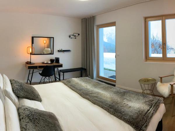 Le Lézard et la Grenouille BnB : photo 2 de la chambre chambre lit queen-size avec salle de bains commune