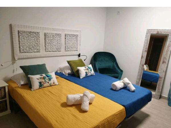 Lisbon Hostel Terminal 4 : photo 6 de la chambre chambre double avec lit d'appoint