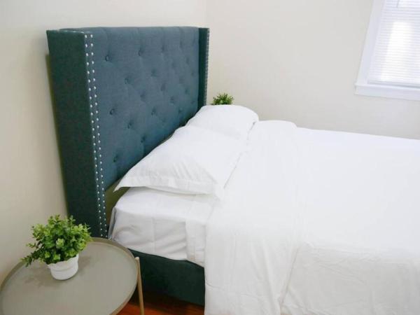 Newly Renovated Guest Rooms near Transportation : photo 3 de la chambre chambre double