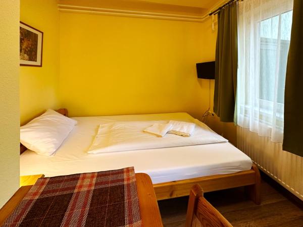 Írisz Panzió : photo 5 de la chambre chambre simple