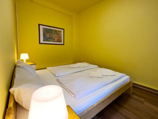 Írisz Panzió : photo 5 de la chambre chambre double avec 2 lits doubles