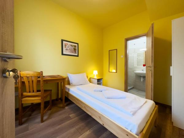 Írisz Panzió : photo 1 de la chambre chambre simple standard