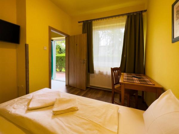 Írisz Panzió : photo 8 de la chambre chambre simple standard