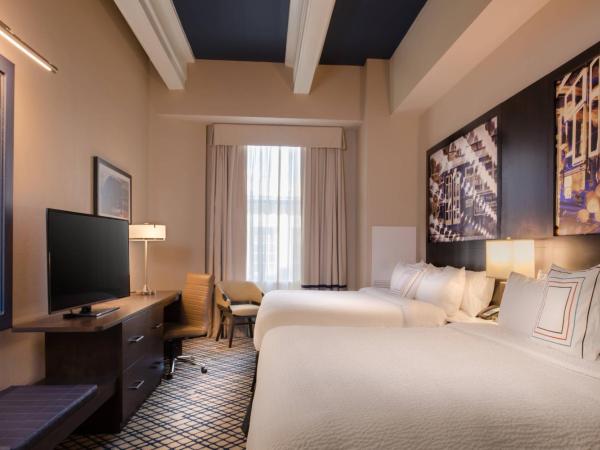 Fairfield Inn & Suites by Marriott New Orleans Downtown/French Quarter Area : photo 1 de la chambre chambre avec 2 grands lits queen-size 