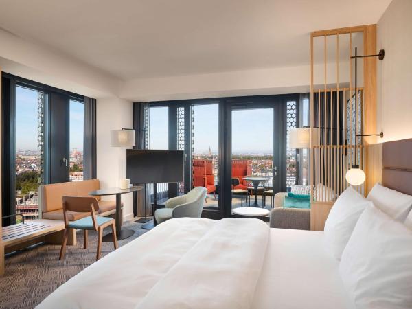 Adina Apartment Hotel Munich : photo 1 de la chambre studio avec balcon