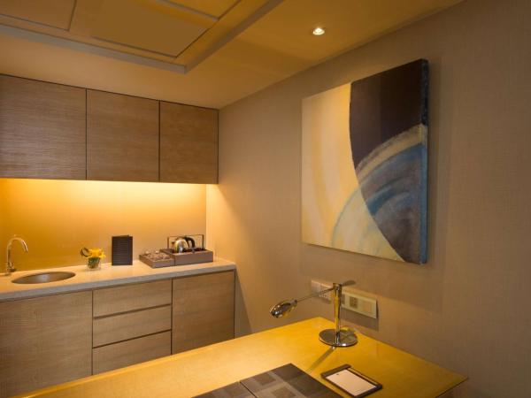 DoubleTree By Hilton Kuala Lumpur : photo 1 de la chambre suite lit king-size exécutive