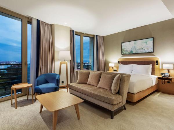 DoubleTree by Hilton Hotel Istanbul - Tuzla : photo 1 de la chambre chambre lit king-size deluxe