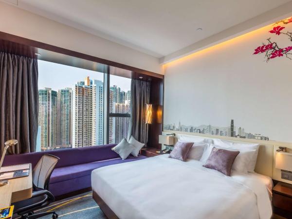 Hilton Garden Inn Hong Kong Mongkok : photo 1 de la chambre chambre lit king-size deluxe - vue sur jardin