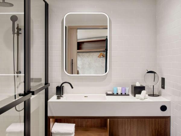 Canopy by Hilton London City : photo 10 de la chambre chambres familiales communicantes