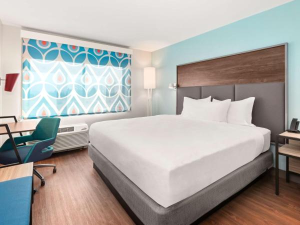 Tru By Hilton Portland Airport, Or : photo 2 de la chambre chambre lit king-size