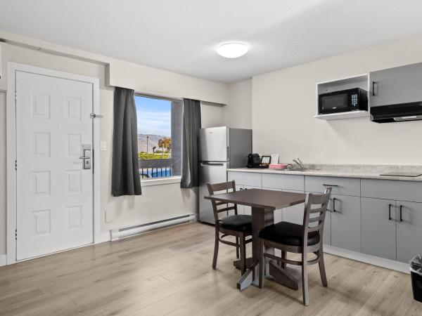 The Vista Inn : photo 4 de la chambre suite lit king-size