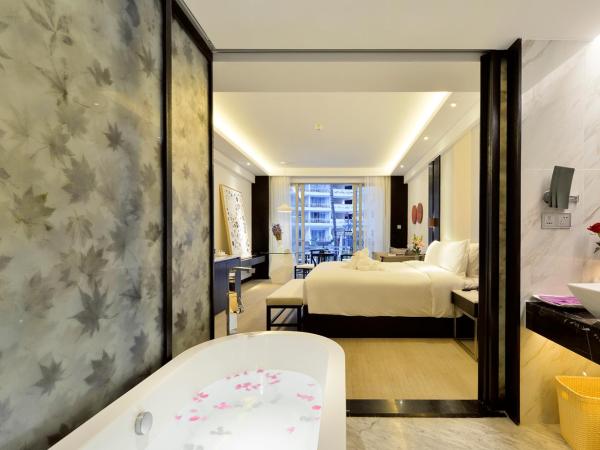 Palace Resort Yalong Bay Sanya : photo 3 de la chambre deluxe pool access room ( once time set menu lunch for 2 persons)