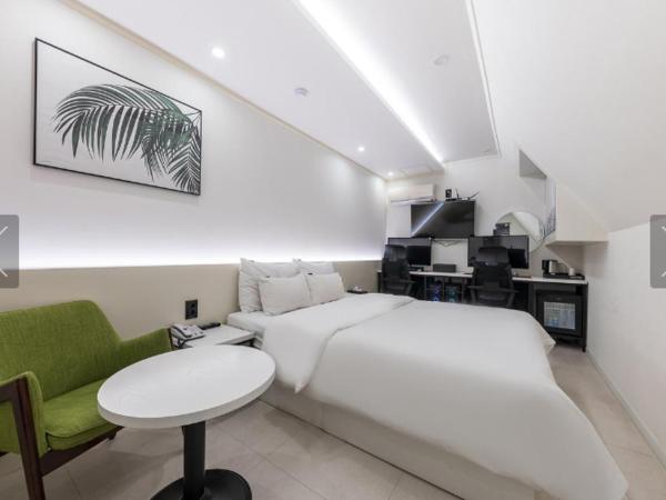 Jamsil Tomgi Hotel : photo 7 de la chambre standard double room with 2 computers