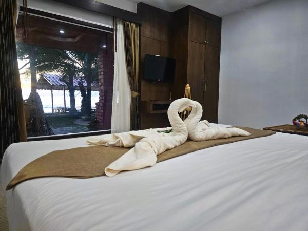Lanta Nice Beach Resort - SHA Extra Plus : photo 6 de la chambre chambre double de luxe avec accès à la plage
