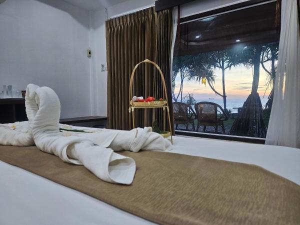 Lanta Nice Beach Resort - SHA Extra Plus : photo 7 de la chambre chambre double de luxe avec accès à la plage