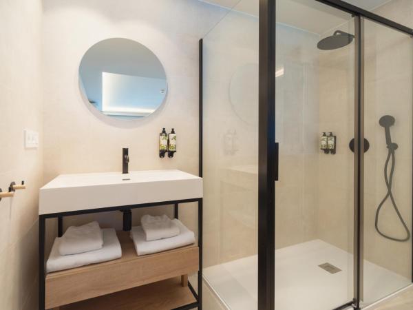 Apartamentos Playa Victoria : photo 2 de la chambre studio with partial sea view