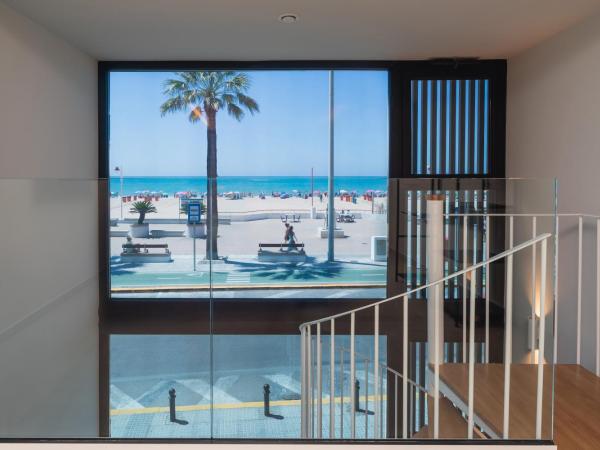Apartamentos Playa Victoria : photo 4 de la chambre appartement - vue sur mer