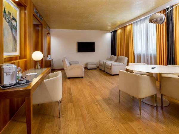 Crowne Plaza Padova, an IHG Hotel : photo 3 de la chambre suite lit king-size