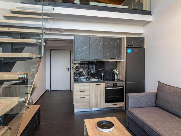 CITY HILL Luxury Apartments : photo 10 de la chambre suite junior – vue sur montagne