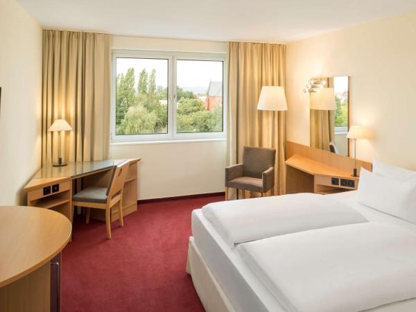 NH Dresden Neustadt : photo 1 de la chambre chambre double ou lits jumeaux standard