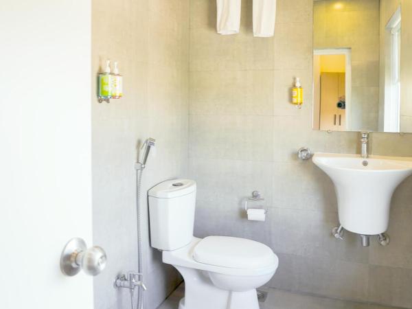 Bloom Hotel - Magarpatta : photo 5 de la chambre chambre standard lit queen-size