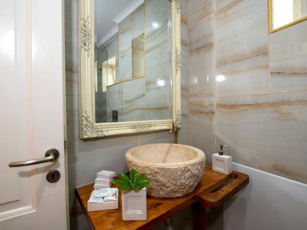 Bozzali Deluxe Hotel : photo 5 de la chambre chambre triple Économique