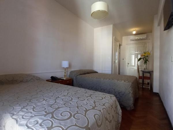 King's Hotel : photo 3 de la chambre chambre triple standard