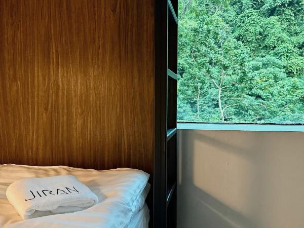 Jiran Hostel Kota Kinabalu : photo 6 de la chambre dortoir mixte de 10 lits