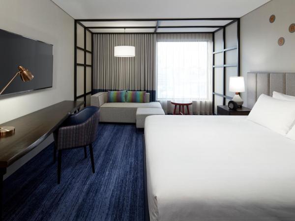 DoubleTree By Hilton Montreal : photo 4 de la chambre chambre lit king-size