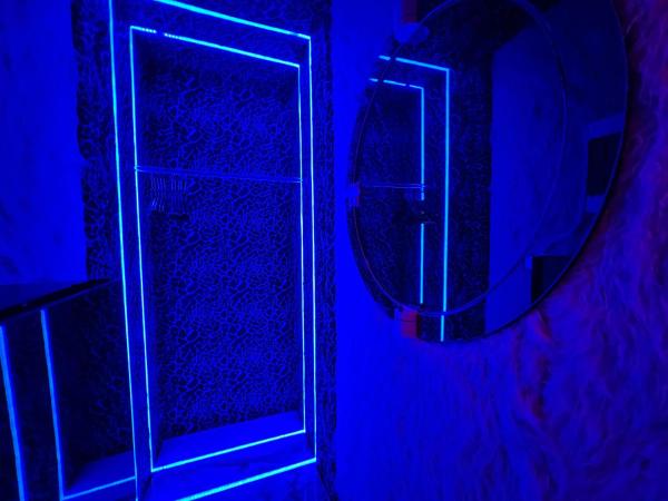 Priamos Hotel Erato : photo 9 de la chambre suite lit king-size avec baignoire spa