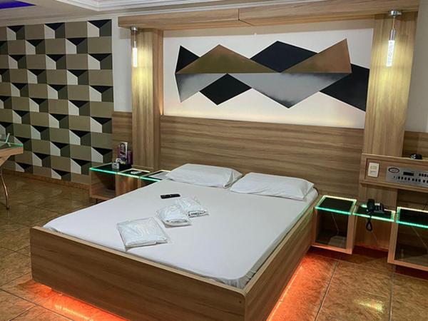 MOTEL 2000 : photo 1 de la chambre suite deluxe